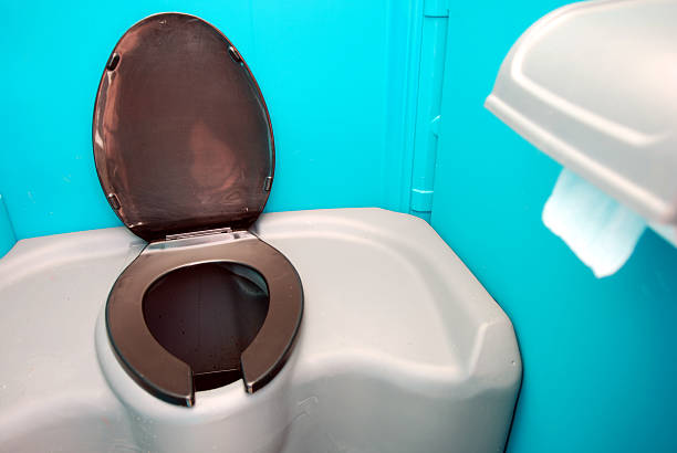 Best Portable restroom trailer rental  in Dellwood, MN